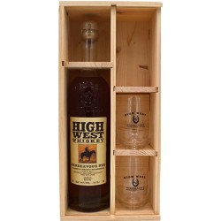 High West Rendezvous Rye in der Holzbox mit zwei Gläsern